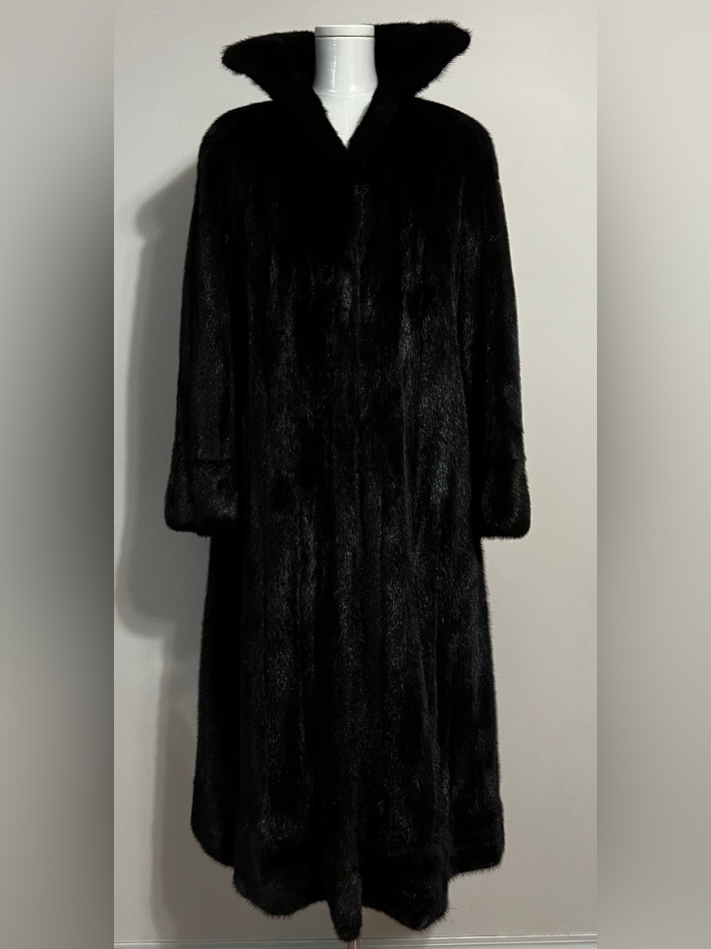 Luxurious Long Very Dark Brown Mink Fur Coat